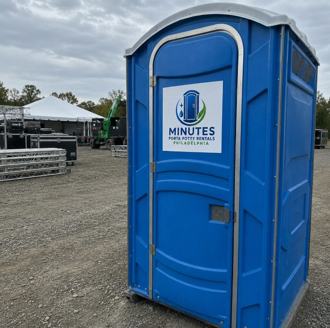 Deluxe flushable porta potty rental in Philadelphia